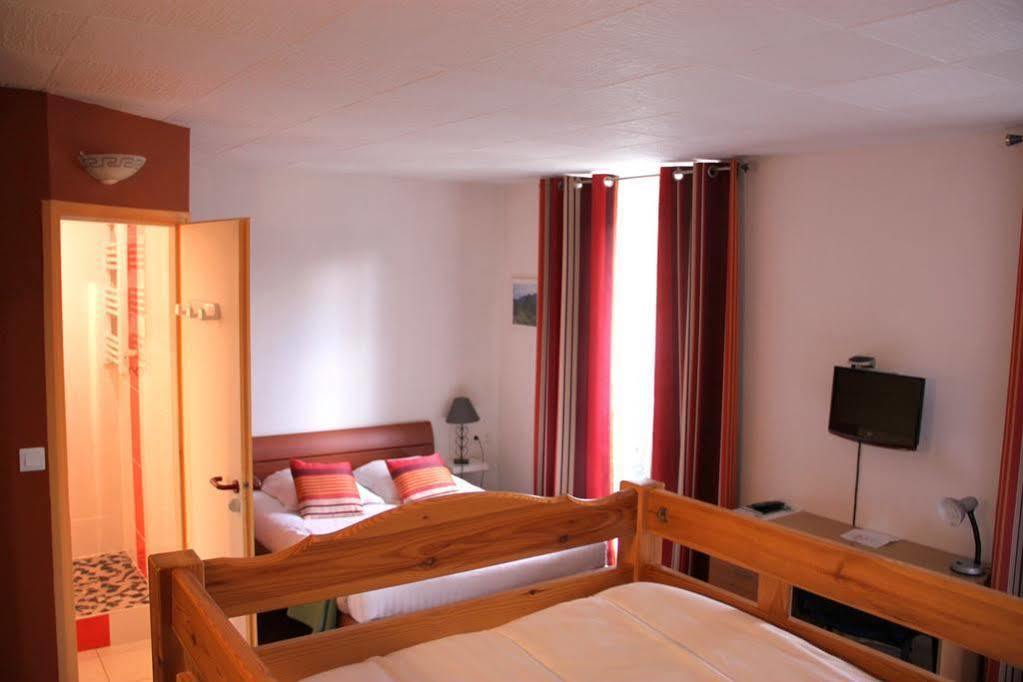 Agape Hotel Bessines Exterior foto