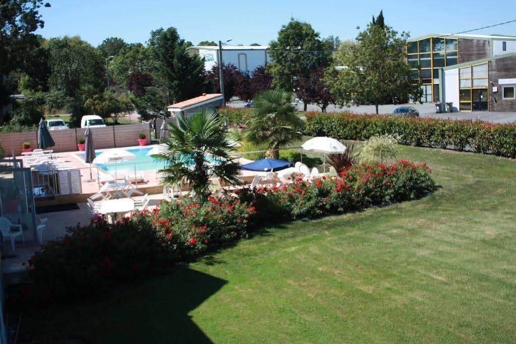 Agape Hotel Bessines Exterior foto